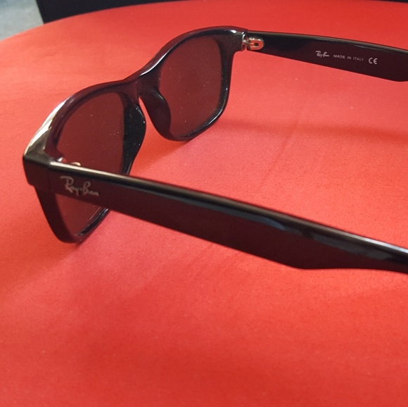 RayBan Sunglasses never worn. - Picture 2 of 3